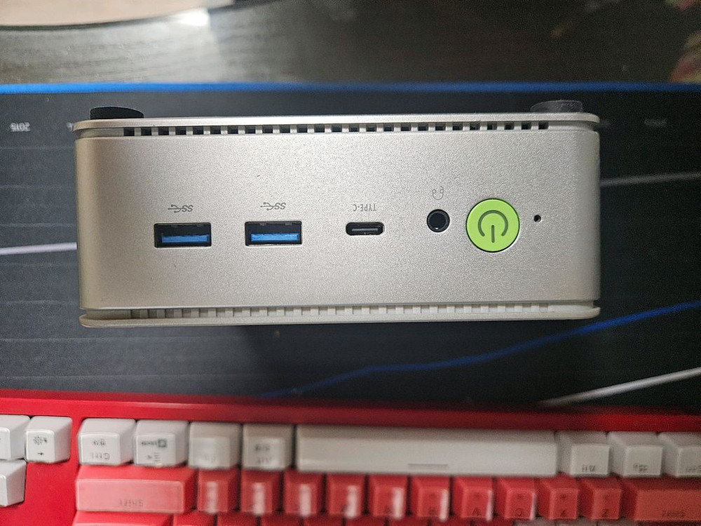 미니pc gmktec k8 8845hs 베어본 팝니다 이미지