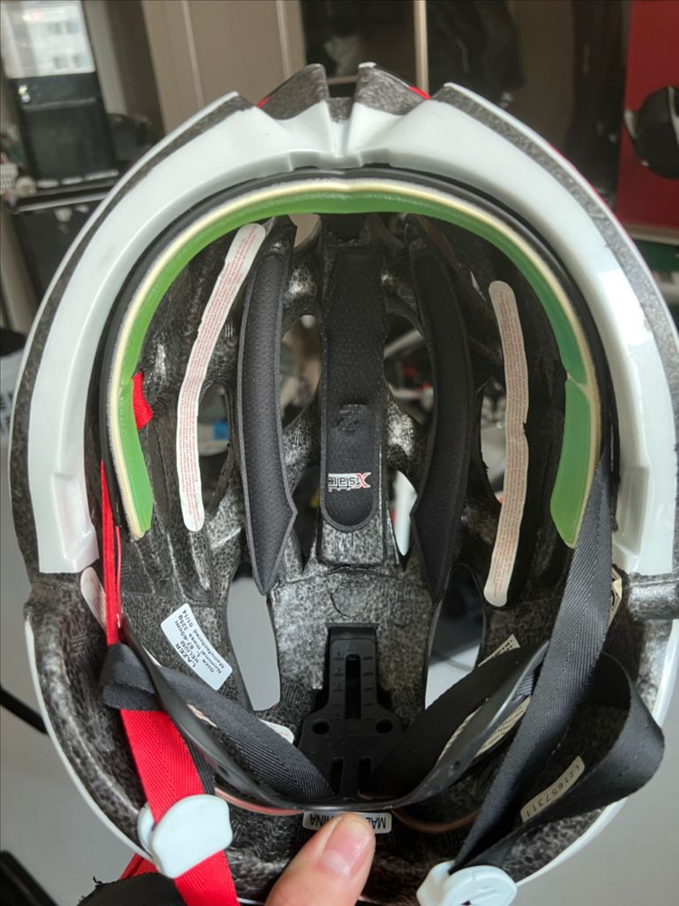 레이저 헬리움 L사이즈 자전거 헬멧 이미지