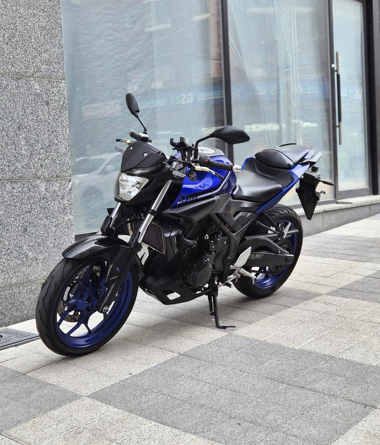 2017년식 야마하 MT03 레이스블루 판매합니다. 이미지
