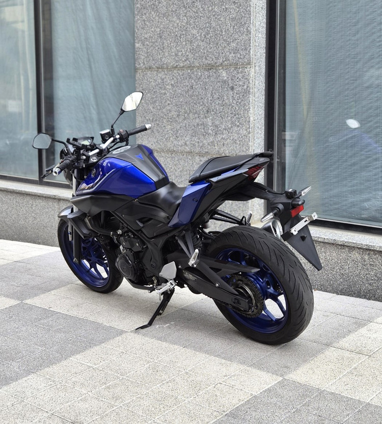 2017년식 야마하 MT03 레이스블루 판매합니다. 이미지