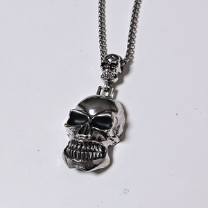 [새상품]유니크한 해골 실버 남자 여자 체인 목걸이 펑크 귀걸이 팔찌 반지 진주 썬글라스 샤넬 구찌 까르띠에 불가리 이미지