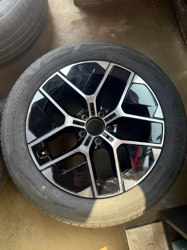 벤츠 e클래스 w214 18인치 휠타이어 한대분 새제품 이미지