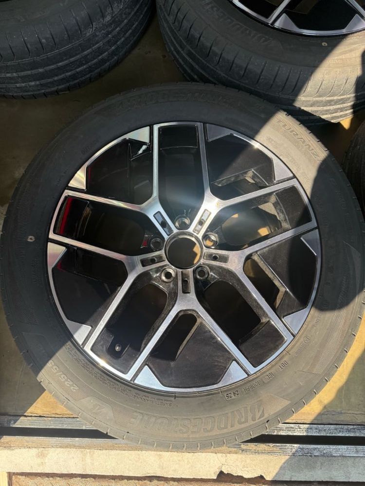 벤츠 e클래스 w214 18인치 휠타이어 한대분 새제품 이미지