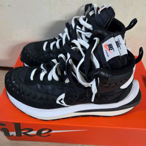 나이키 x 사카이 Vaporwaffle 블랙 275 이미지