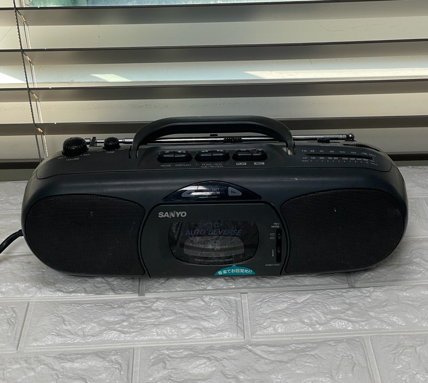 산요 카세트플레이어 라디오 작동잘됨--0
