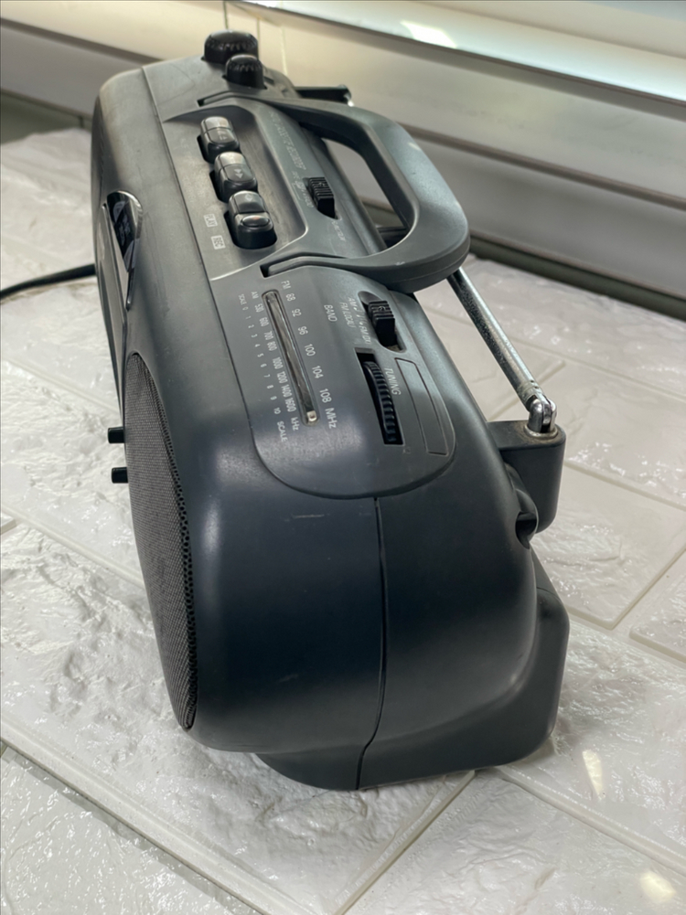 산요 카세트플레이어 라디오 작동잘됨--2