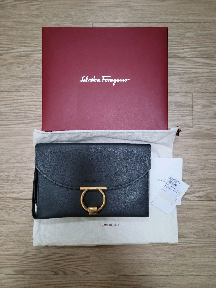 잠실롯데백화점상품/페레가모/간치니클러치백/진그레이/택포 이미지