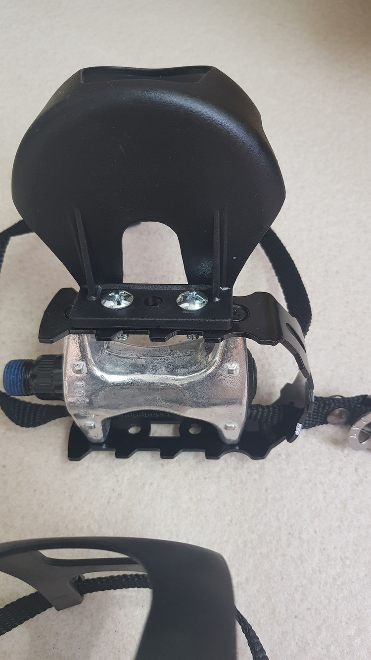 로드 자전거 페달로드 스트랩 포함 자전거 클릿 플레이트 이미지