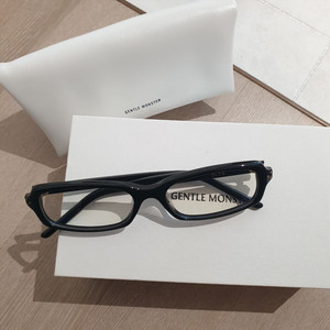 젠틀몬스터 안경 슬릭 긱시크 안경테 상태 좋음 이미지