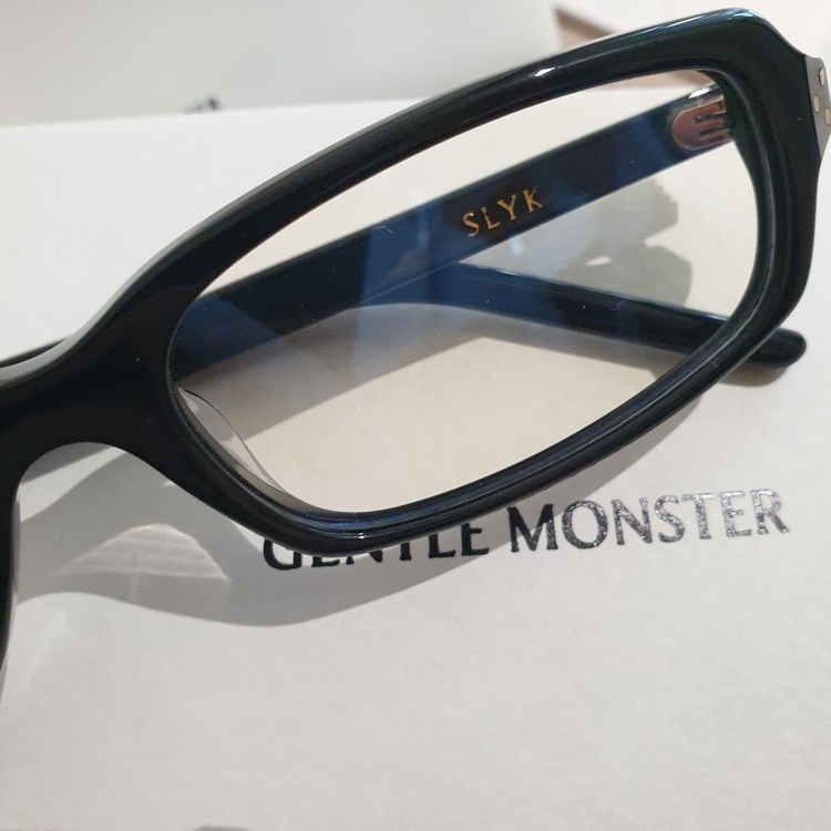 젠틀몬스터 안경 슬릭 긱시크 안경테 상태 좋음 이미지