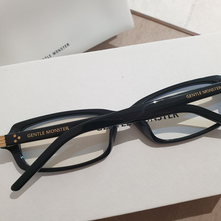 젠틀몬스터 안경 슬릭 긱시크 안경테 상태 좋음 이미지