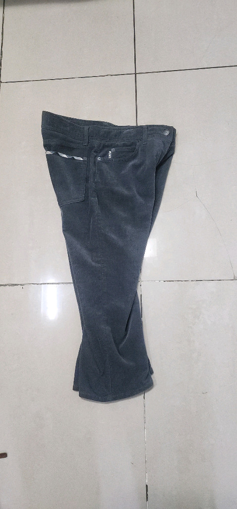 버버리 여성 코듀로이 7부팬츠 이미지