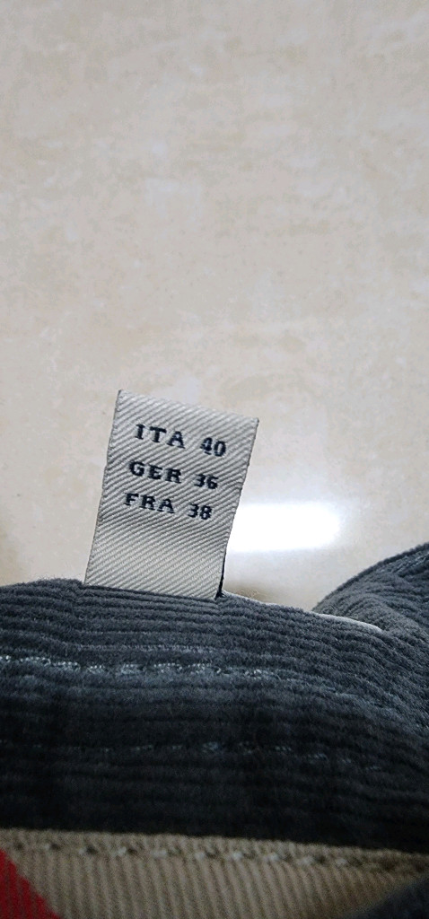 버버리 여성 코듀로이 7부팬츠 이미지