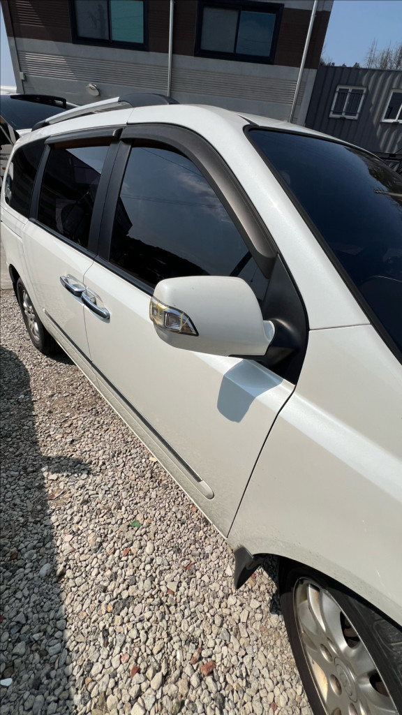 2011년 5월 기아 카니발R GLX 기본형 LPI 5인승 진주색 350만원--9