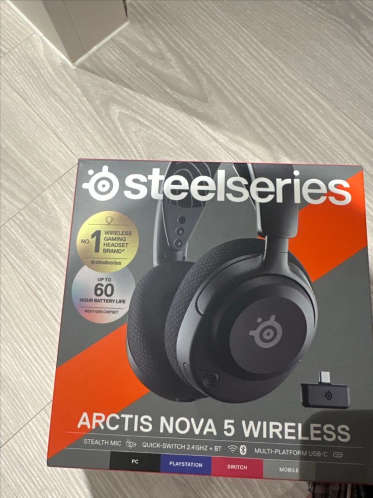 스틸시리즈 Arctis Nova 5 무선 게이밍 헤드셋 블랙 - 안심되는 중고거래