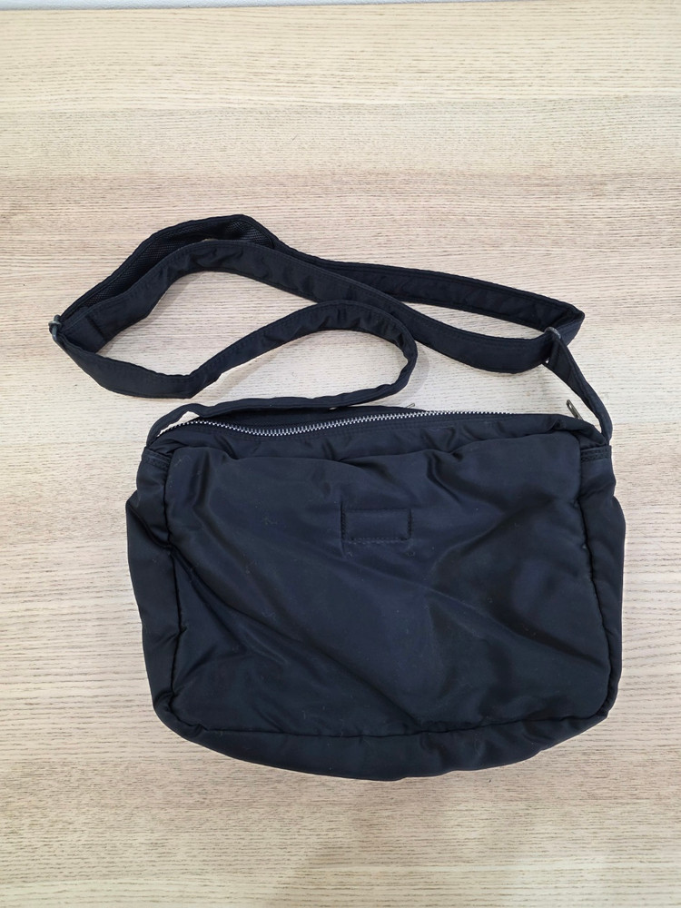 요시다 포터 탱커 숄더백 라지 L 블랙 판매. 622-78810--1