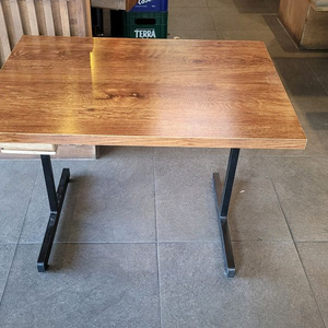 4인용테이블 식당테이블 수저통테이블 이미지