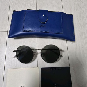 젠틀몬스터 선글라스 미드나잇선02 팝니다