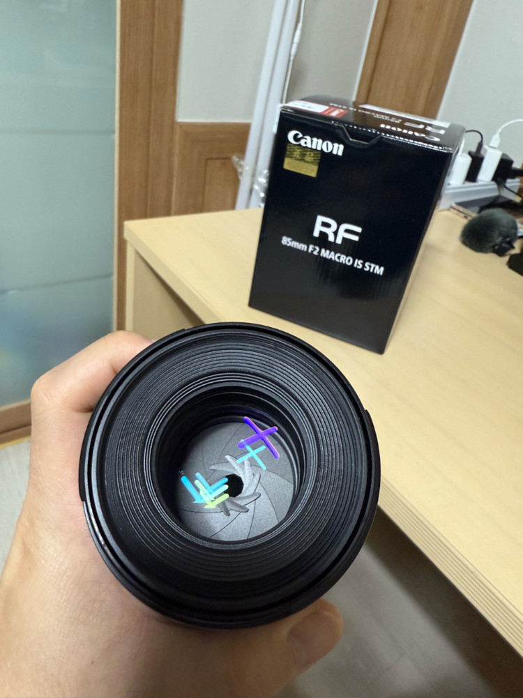 캐논 RF 마크로 렌즈 85mm F2 IS STM (상태 매우좋음)--2