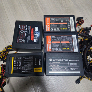 600w 4개 550w 1개 파워서플라이