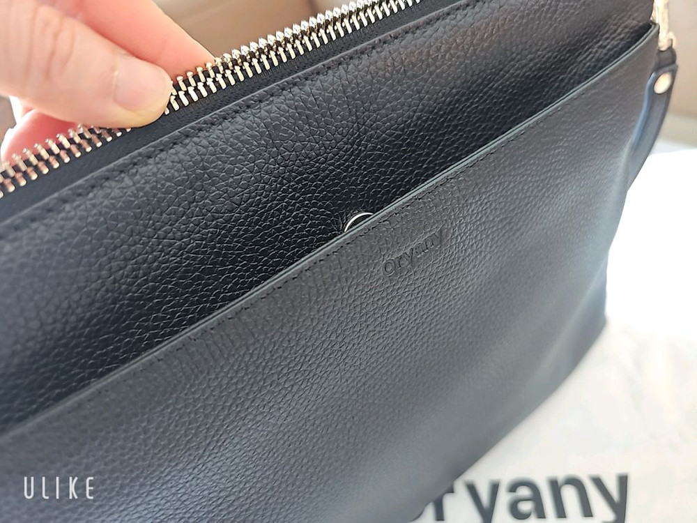 오야니 레더 클러치백 이미지