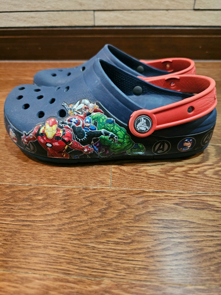 크록스 아동 어벤져스 샌들 J3 220정도--1