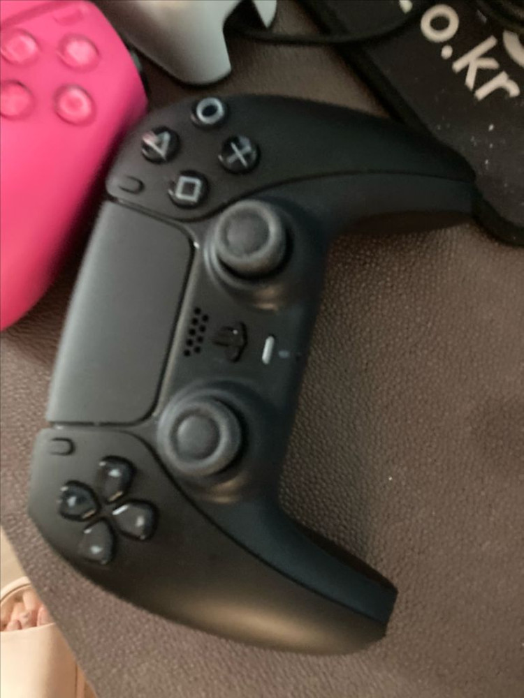 플스5 듀얼센스 + 정품충전거치대 이미지