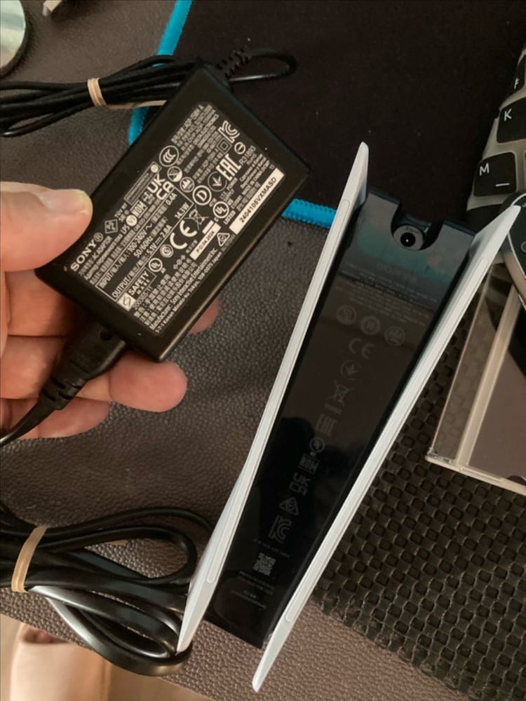 플스5 듀얼센스 + 정품충전거치대 이미지