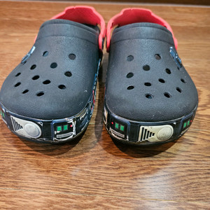 크록스 아동 스타워즈 다스베이더 J1 200정도