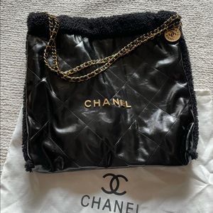 샤넬백 22 st 미듐 (가격 더 내린게 맞아요!)