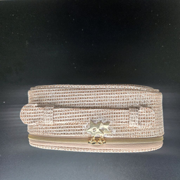 정품 디올 뷰티 홀리데이 파우치 이미지