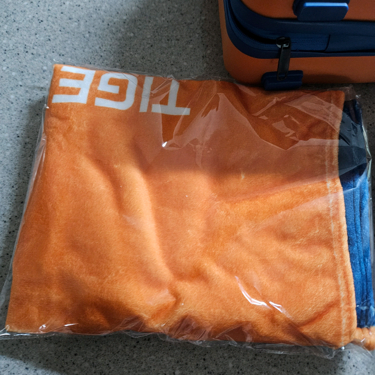 TIGER ETF 미니 캐리어 레디백 + 담요 + 비치타올 세트 새상품--5