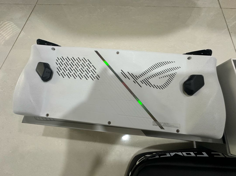 ASUS ROG Ally RC71L 512 화이트 풀박스 이미지