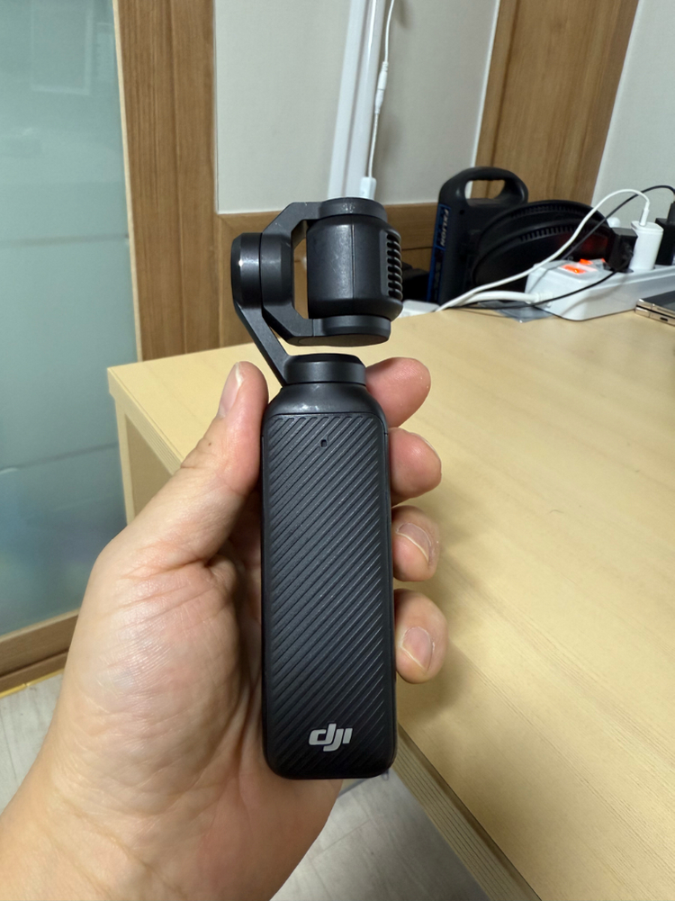 오즈모 포켓3 기본형 판매 (사용감 있음)--2