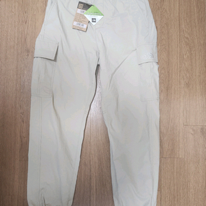 노스페이스 카고 조거 바지 라이트베이지 75S 사이즈 팝니다