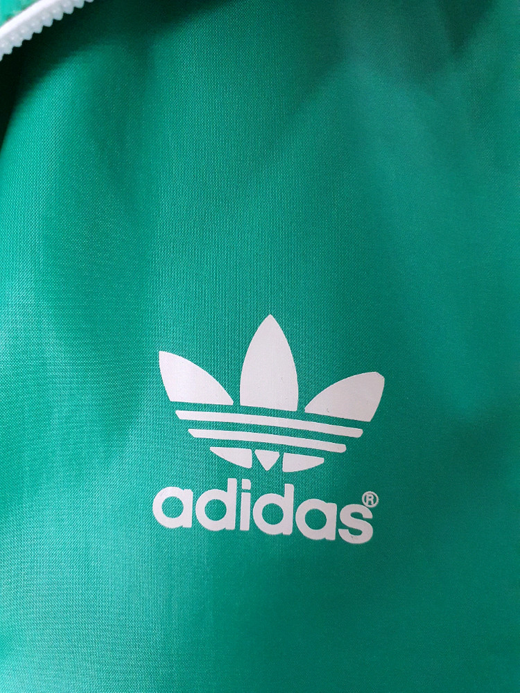 adidas 아디다스 3컬러 춘추용 후드 바람막이--1