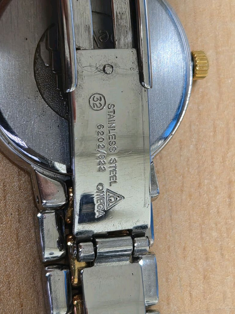 오메가 브랜드의 드 빌 모델입니다 여성용 이미지