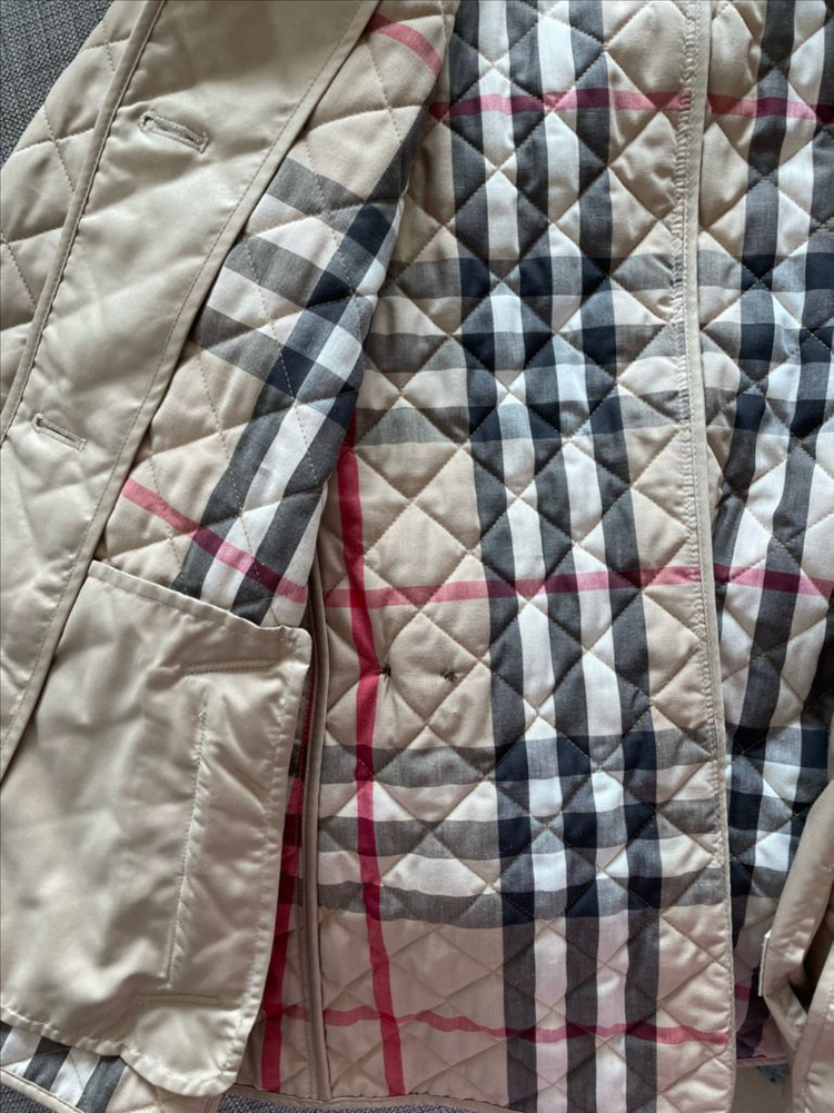 정품 버버리 퀼팅 자켓 베이지컬러 사이즈S--8