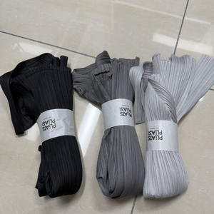 새상품) 플리츠플리즈 베이직셔츠탑 블랙/ 그레이 / 라이트그레이 3사이즈 팝니다. 이미지