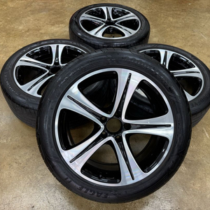 벤츠 E클래스 W213 18인치 정품 휠타이어 팝니다 이미지