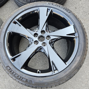 제네시스 GV80 22인치 휠타이어 블랙 유광 265 40 22인치판매 이미지