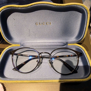 구찌 안경테 판매 이미지