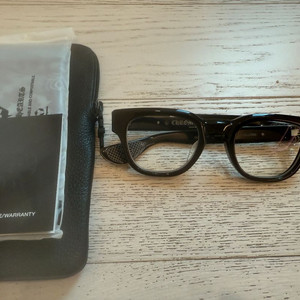 크롬하츠 컨볼루티드 안경 이미지