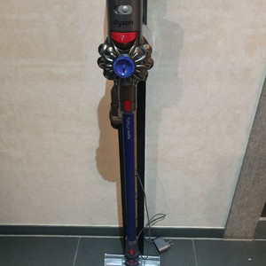 다이슨 v7무선청소기 이미지