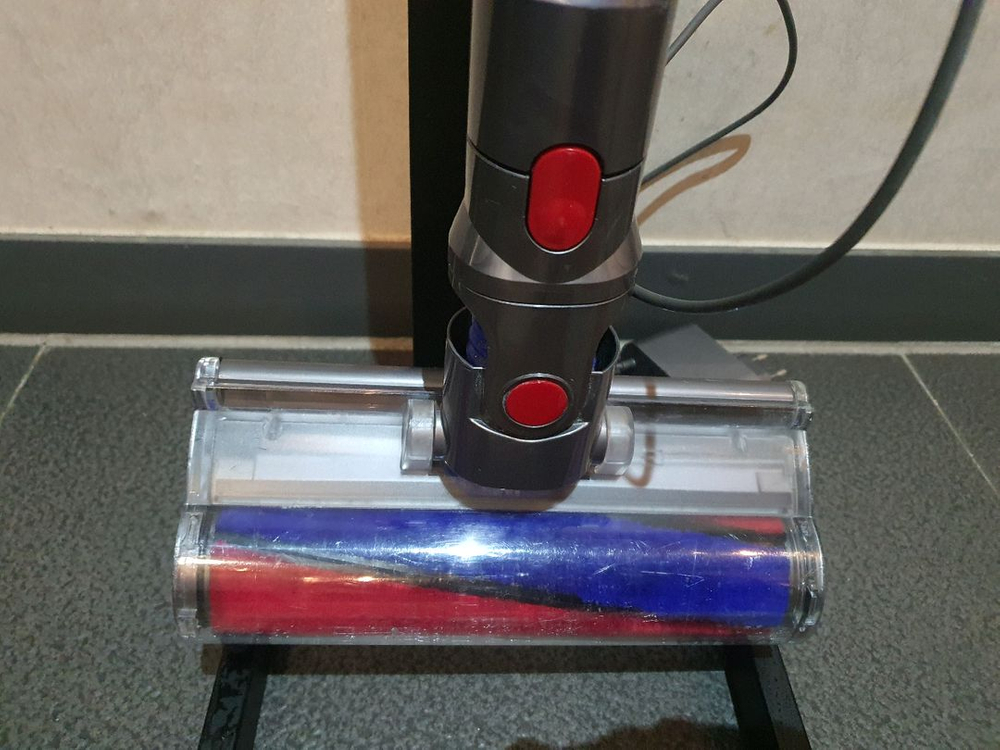 다이슨 v7무선청소기 이미지