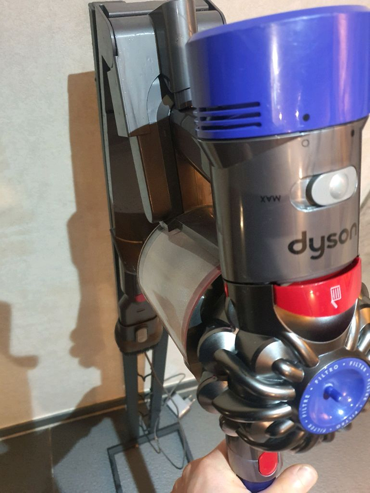 다이슨 v7무선청소기 이미지