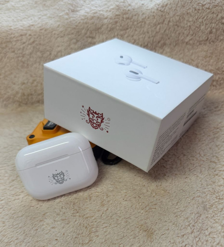 에어팟 프로 2세대 C타입 애플스토어 한정판 이미지