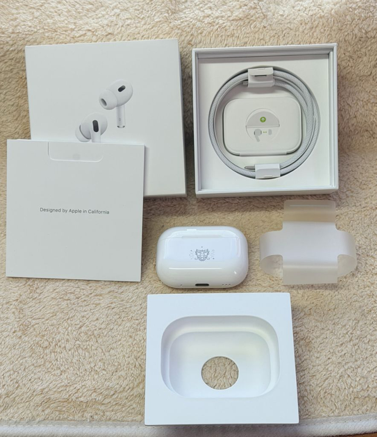 에어팟 프로 2세대 C타입 애플스토어 한정판 이미지