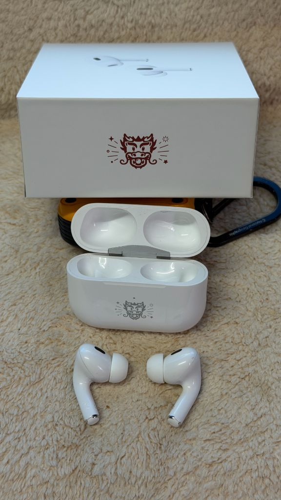 에어팟 프로 2세대 C타입 애플스토어 한정판 이미지