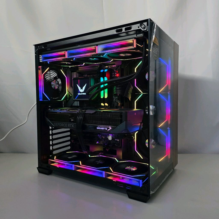 9800X3D 5080 고사양 게이밍 컴퓨터 본체 이미지